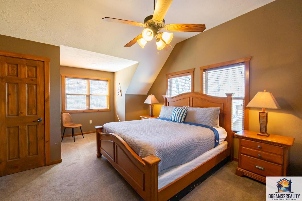 Forest Heights Lodge - 6Br - Pool Table - Near Silver Dollar City - Free Tickets Included แบรนสัน ภายนอก รูปภาพ
