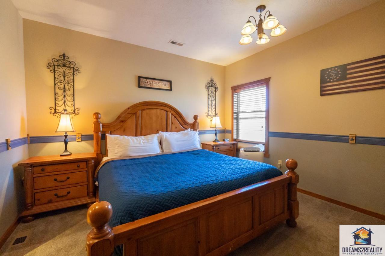 Forest Heights Lodge - 6Br - Pool Table - Near Silver Dollar City - Free Tickets Included แบรนสัน ภายนอก รูปภาพ