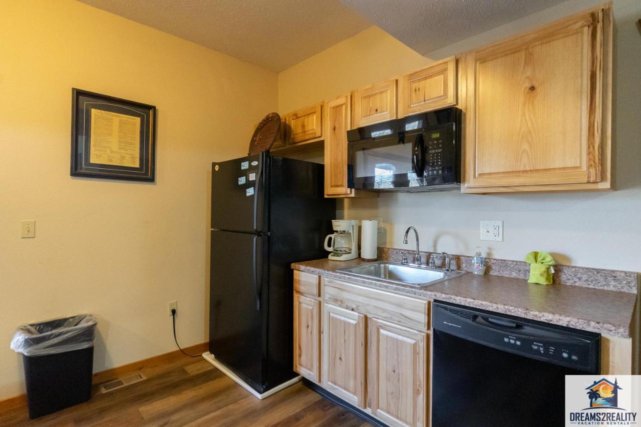 Forest Heights Lodge - 6Br - Pool Table - Near Silver Dollar City - Free Tickets Included แบรนสัน ภายนอก รูปภาพ