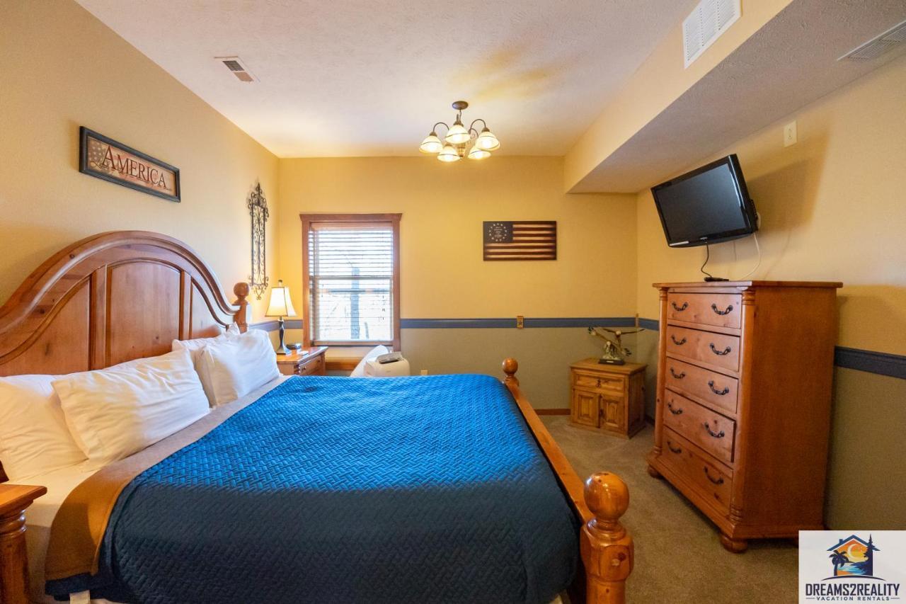 Forest Heights Lodge - 6Br - Pool Table - Near Silver Dollar City - Free Tickets Included แบรนสัน ภายนอก รูปภาพ