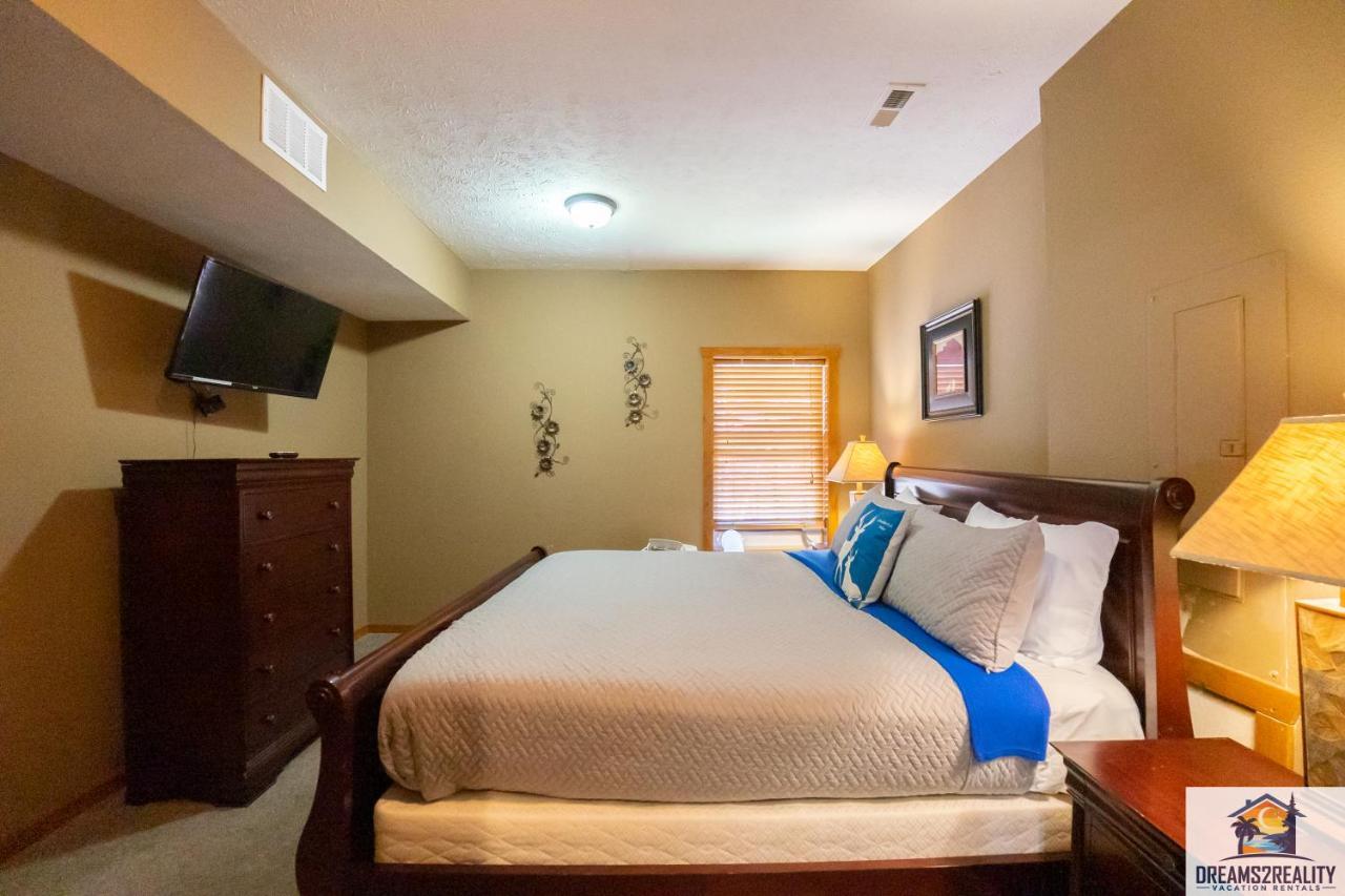 Forest Heights Lodge - 6Br - Pool Table - Near Silver Dollar City - Free Tickets Included แบรนสัน ภายนอก รูปภาพ