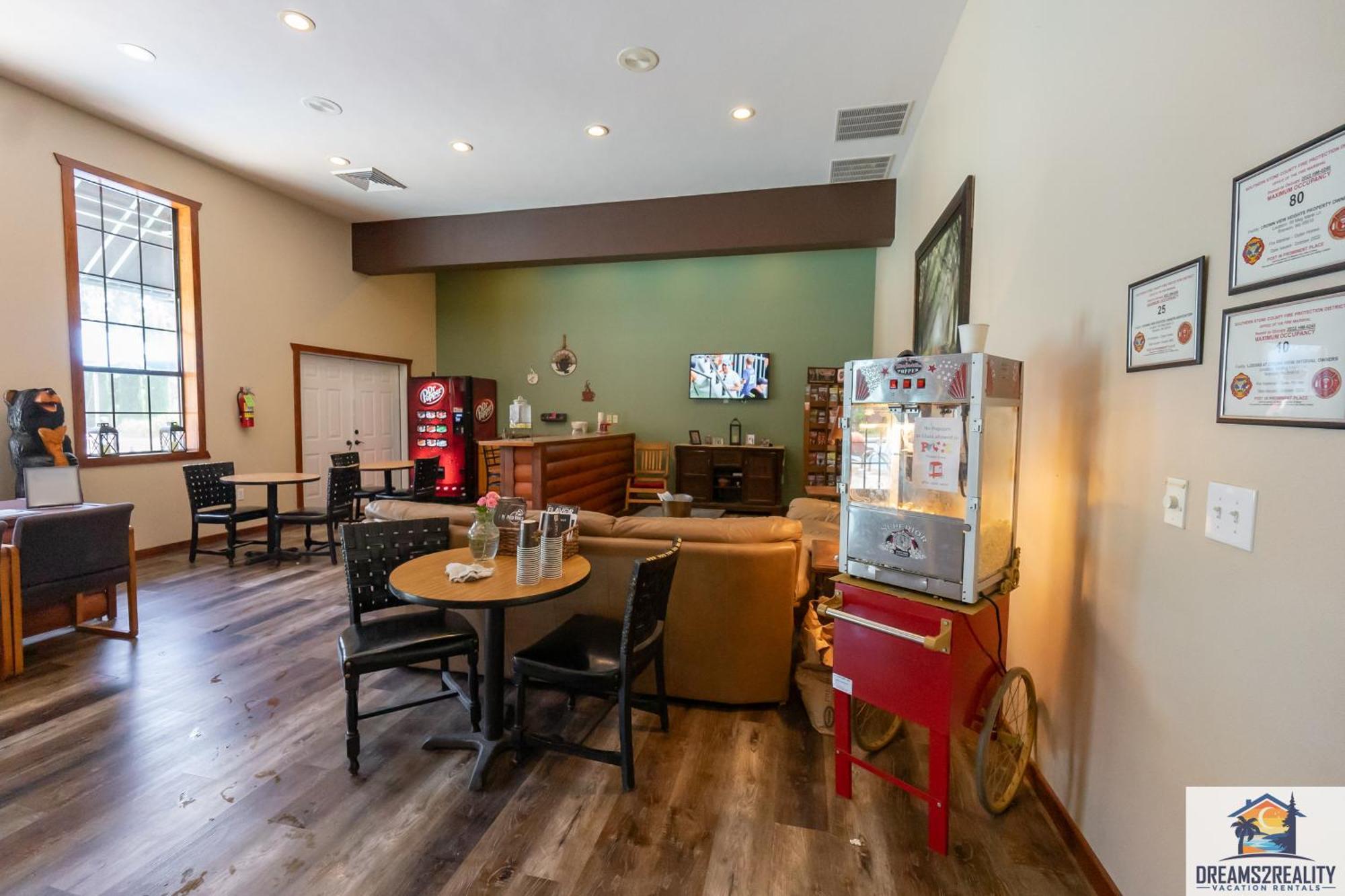 Forest Heights Lodge - 6Br - Pool Table - Near Silver Dollar City - Free Tickets Included แบรนสัน ภายนอก รูปภาพ